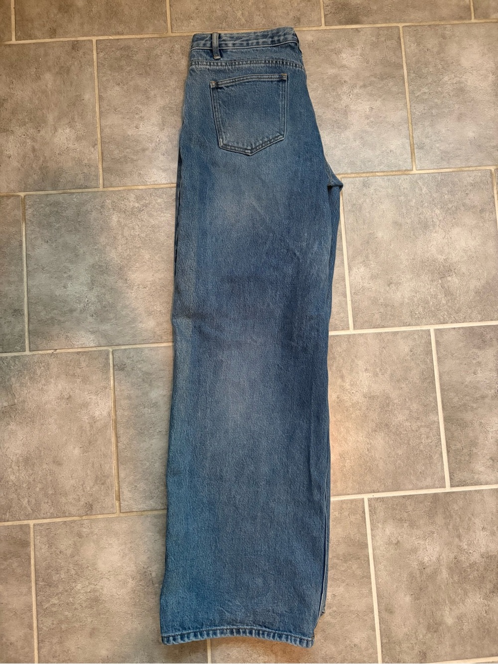 Women’s Wide-Leg Flare Jeans in Medium Blue